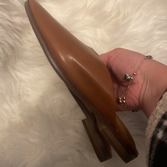 Universal Thread Lana Mules - Picture 3 of 3